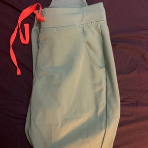 Figs Women’s Jade Zamora Jogger Scrub Pants size small petite